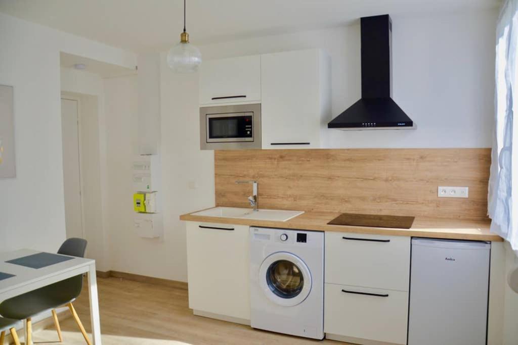 Dolmen Adrien 5 Apartment Tours Bagian luar foto