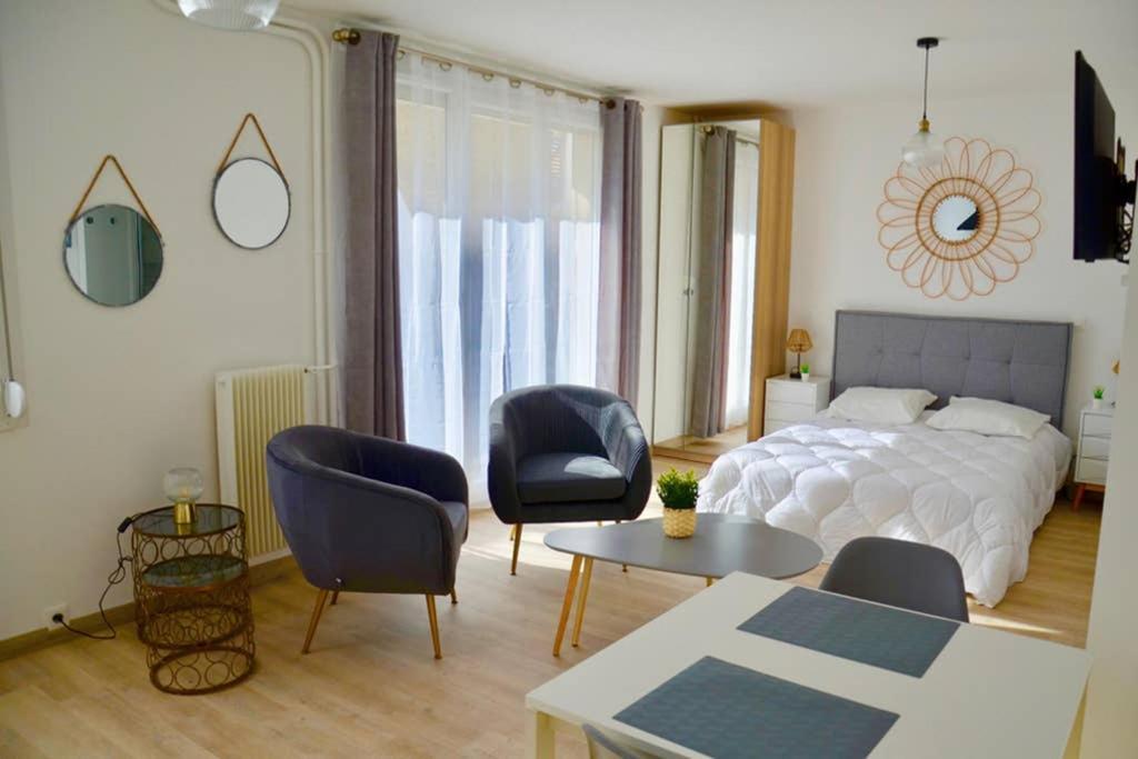 Dolmen Adrien 5 Apartment Tours Bagian luar foto