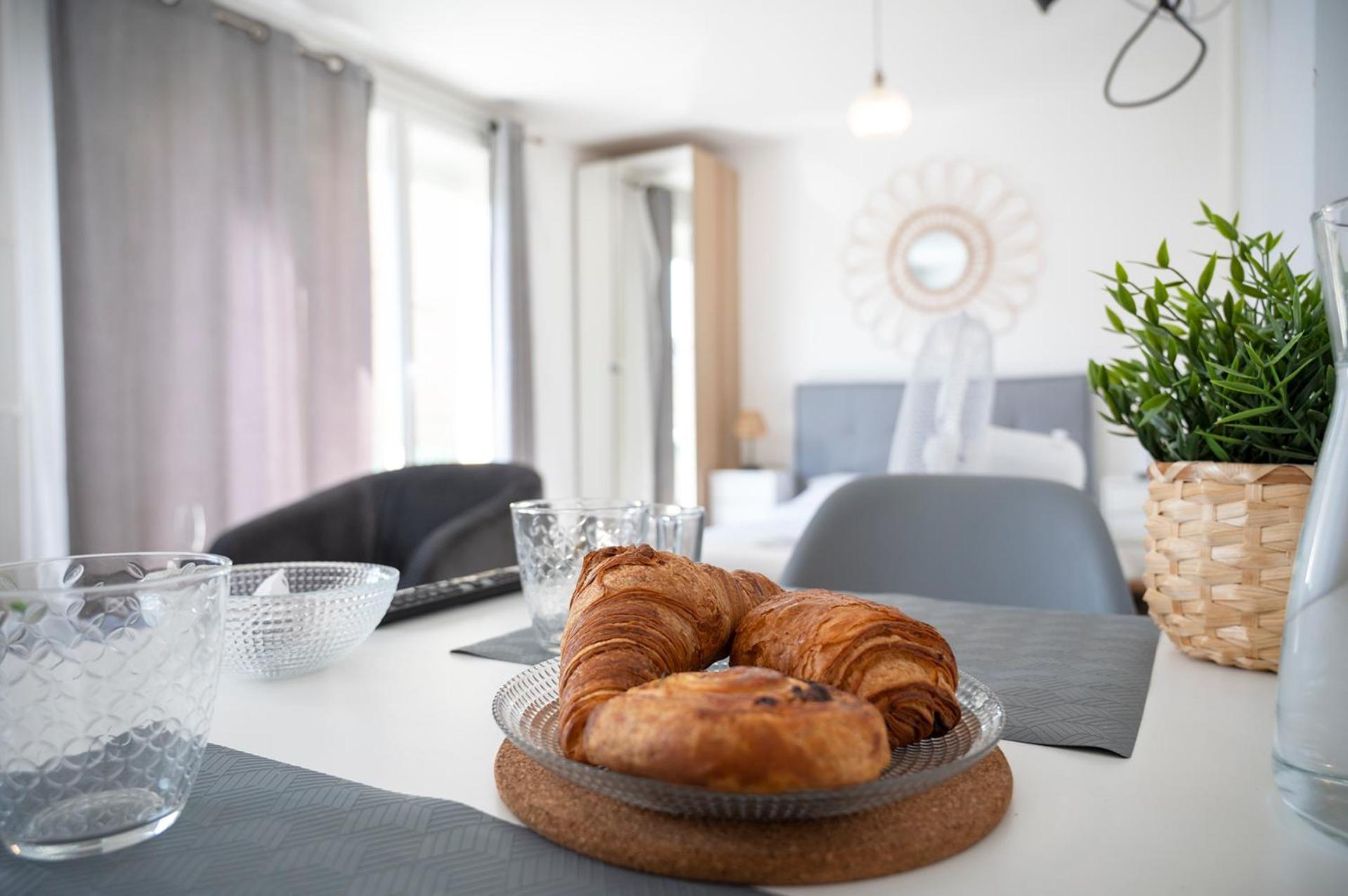 Dolmen Adrien 5 Apartment Tours Bagian luar foto