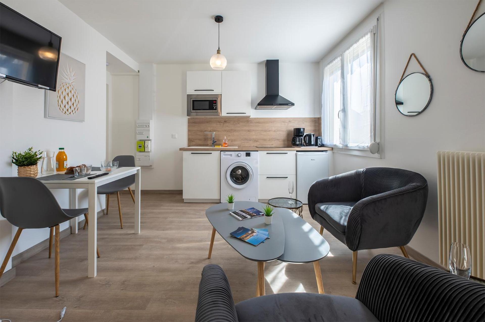 Dolmen Adrien 5 Apartment Tours Bagian luar foto